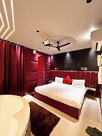 Orsom Stays Sassy - Sector 42