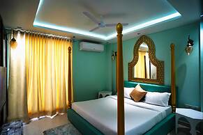 Orsom Stays Sassy - Sector 42