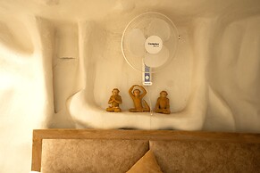 Orsom Stays Sassy - Sector 42