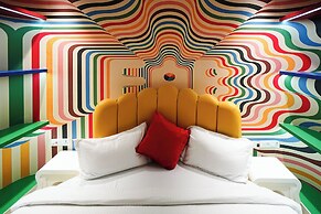 Orsom Stays Sassy - Sector 42