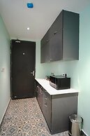 Orsom Stays Sassy - Sector 42