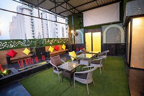 Orsom Stays Sassy - Sector 42