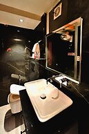 Orsom Stays Sassy - Sector 42