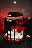 Orsom Stays Sassy - Sector 42