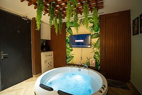 Orsom Stays Sassy - Sector 42