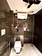 Orsom Stays Sassy - Sector 42