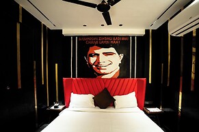 Orsom Stays Sassy - Sector 42