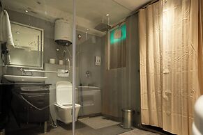 Orsom Stays Sassy - Sector 42