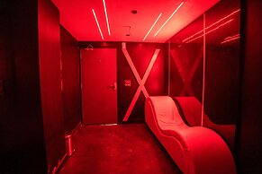 Orsom Stays Sassy - Sector 42