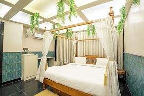 Orsom Stays Sassy - Sector 42