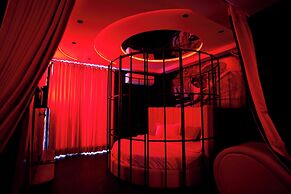 Orsom Stays Sassy - Sector 42