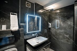 Orsom Stays Sassy - Sector 42