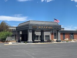 Riverside Hotel
