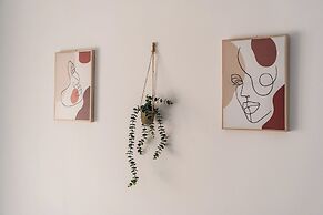 Orange Seaview Studio