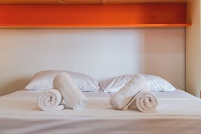 Orange Seaview Studio