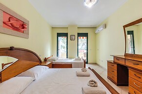 Cozy Seaside Comfort