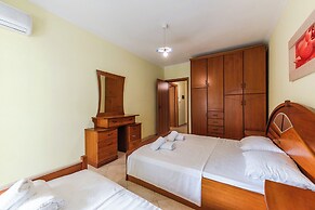 Cozy Seaside Comfort