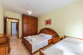 Cozy Seaside Comfort