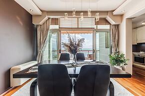 Vollga Luxury Seafront Suite
