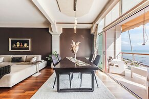 Vollga Luxury Seafront Suite