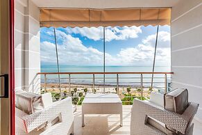 Vollga Luxury Seafront Suite