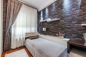 Vollga Luxury Seafront Suite