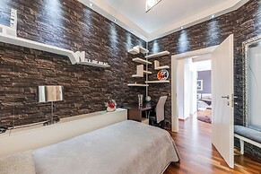 Vollga Luxury Seafront Suite