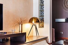 Vollga Luxury Seafront Suite