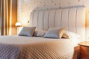 Vollga Luxury Seafront Suite