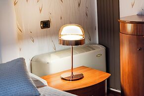 Vollga Luxury Seafront Suite