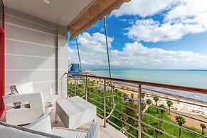 Vollga Luxury Seafront Suite