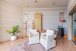 Vollga Luxury Seafront Suite