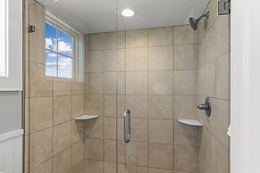 Seas The Day 3 Bedroom Home by RedAwning