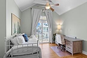 Seas The Day 3 Bedroom Home by RedAwning