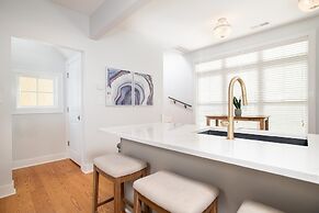 Seas The Day 3 Bedroom Home by RedAwning