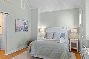 Seas The Day 3 Bedroom Home by RedAwning