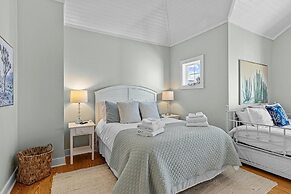 Seas The Day 3 Bedroom Home by RedAwning