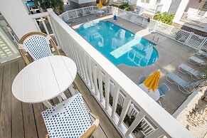 Seas The Day 3 Bedroom Home by RedAwning