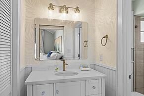 Seas The Day 3 Bedroom Home by RedAwning