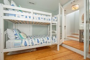 Seas The Day 3 Bedroom Home by RedAwning