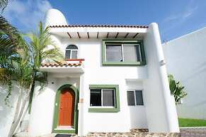 Gorgeous 8 People Basic Villa With Pool Playacar Phase 2