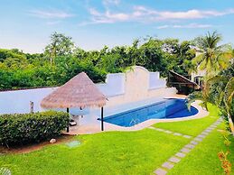 Gorgeous 8 People Basic Villa With Pool Playacar Phase 2
