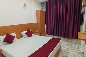 Goroomgo Nirmala Palace Ayodhya