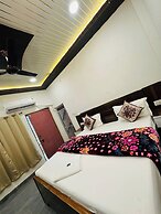 Goroomgo Nirmala Palace Ayodhya