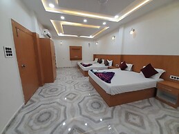 Goroomgo Nirmala Palace Ayodhya