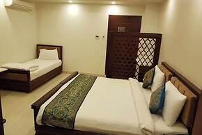 Goroomgo Nirmala Palace Ayodhya