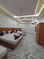 Goroomgo Nirmala Palace Ayodhya