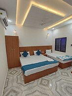 Goroomgo Nirmala Palace Ayodhya