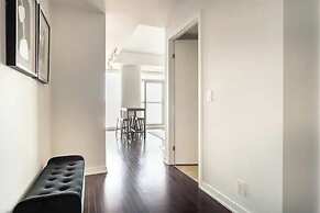 Elegant Suites - CN Tower & Lake View