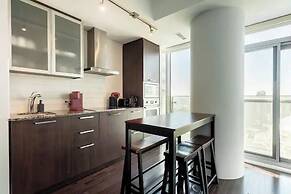 Elegant Suites - CN Tower & Lake View